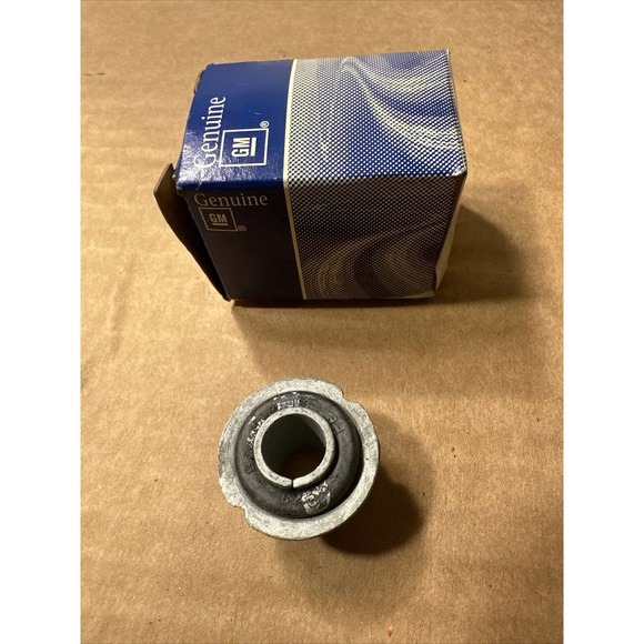 General Motor 84-96 Rear Sway Bar Link Bushing 14070114 - Picture 1 of 8